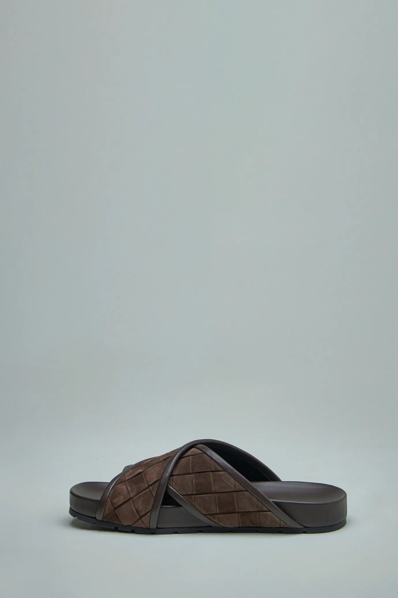 Tarik Sandal