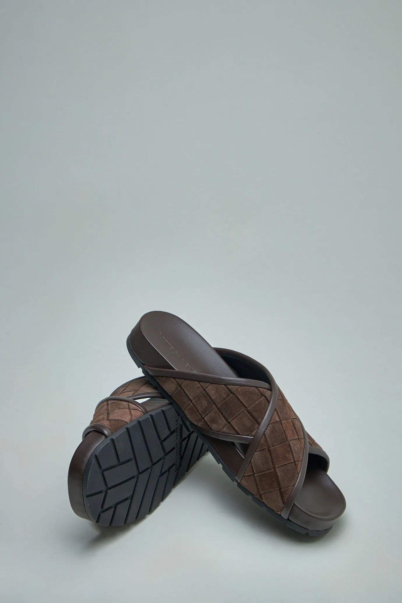 Tarik Sandal